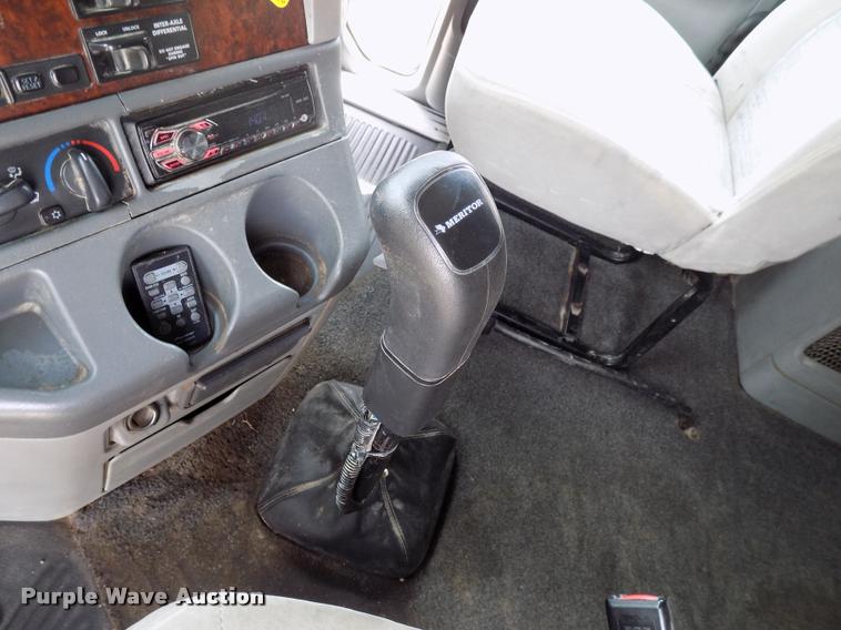 image for item DC4935 2003 Freightliner ST120 semi truck