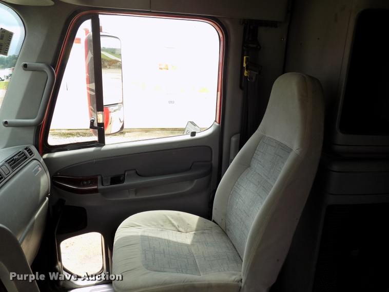 image for item DC4935 2003 Freightliner ST120 semi truck