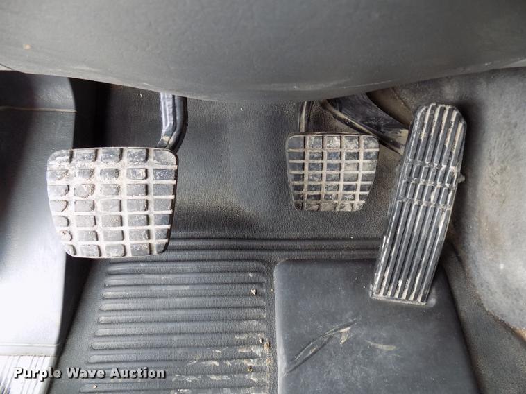 image for item DC4935 2003 Freightliner ST120 semi truck