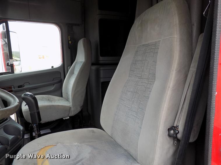 image for item DC4935 2003 Freightliner ST120 semi truck