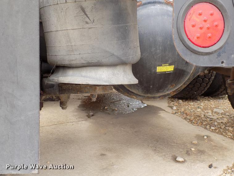 image for item DC4935 2003 Freightliner ST120 semi truck