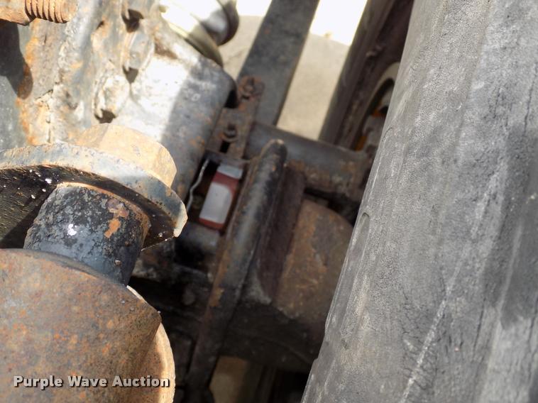 image for item DC4935 2003 Freightliner ST120 semi truck