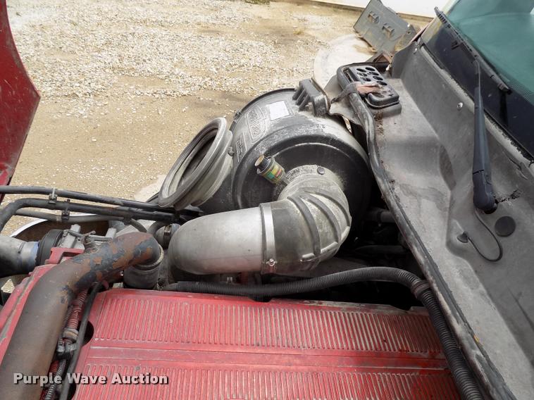 image for item DC4935 2003 Freightliner ST120 semi truck