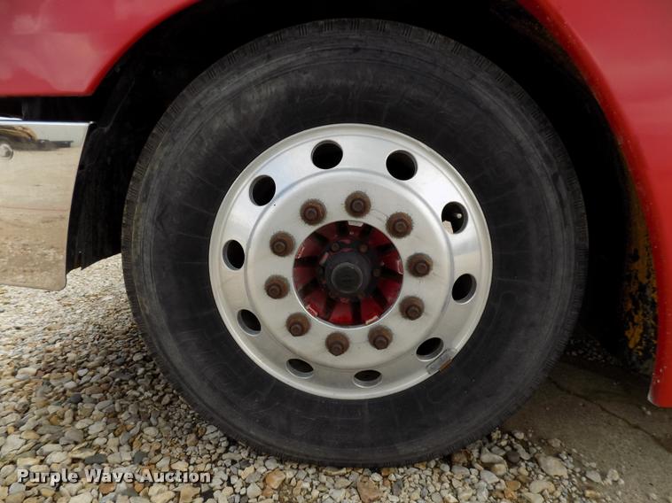 image for item DC4935 2003 Freightliner ST120 semi truck