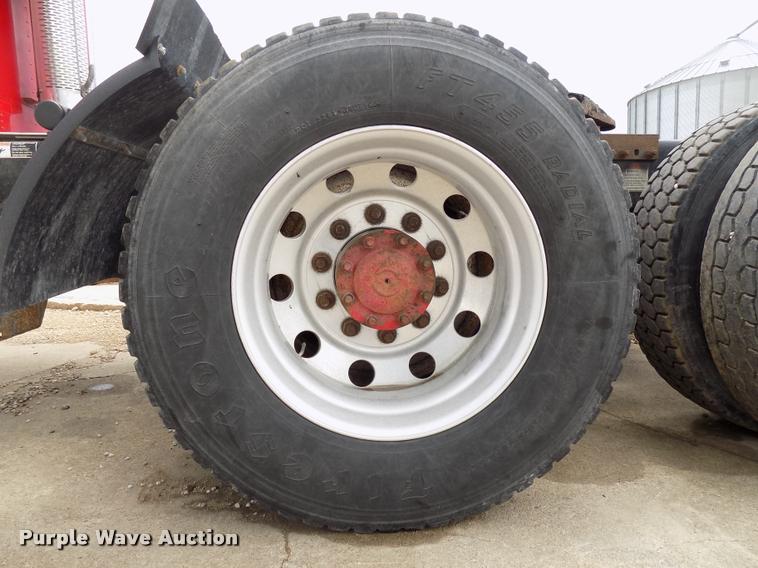 image for item DC4935 2003 Freightliner ST120 semi truck