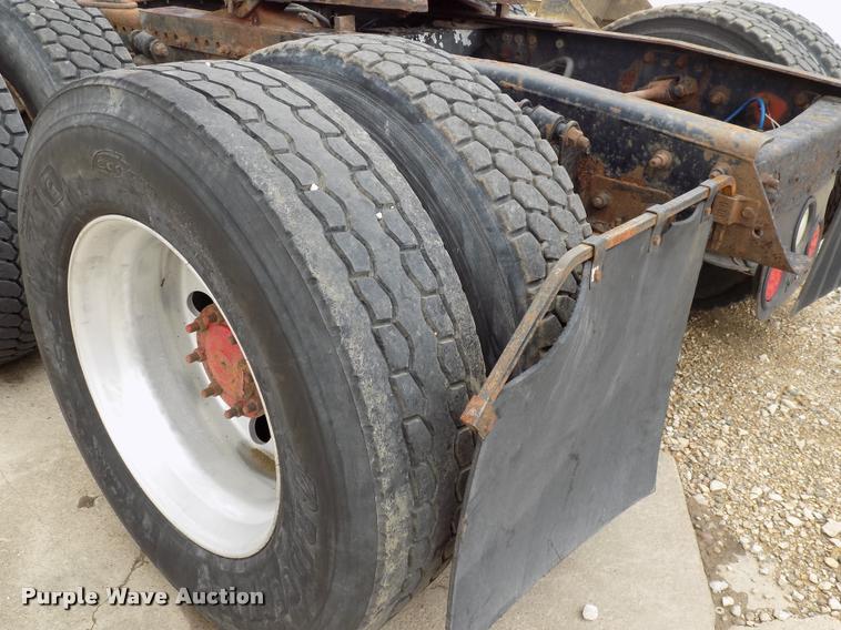 image for item DC4935 2003 Freightliner ST120 semi truck