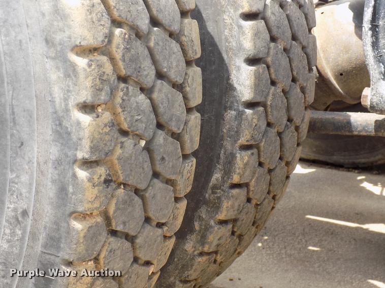 image for item DC4935 2003 Freightliner ST120 semi truck