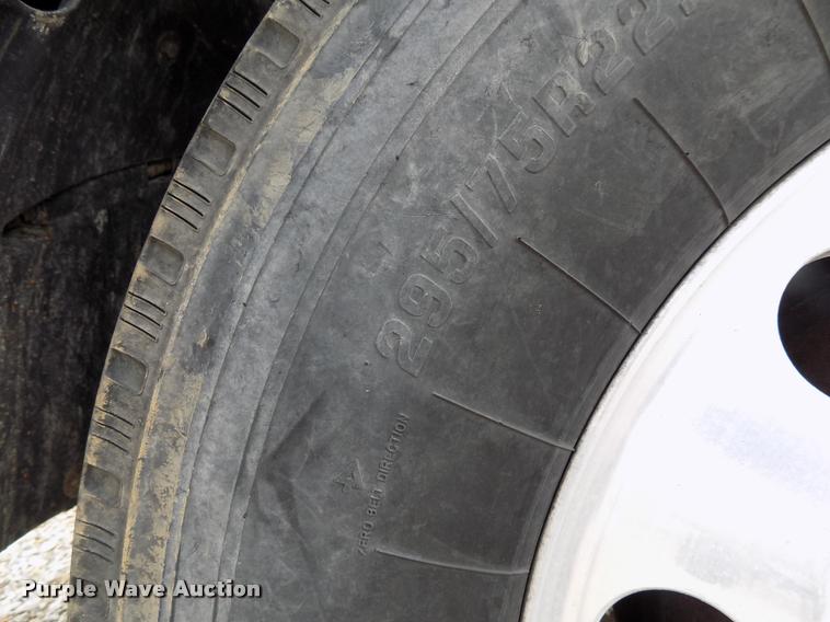 image for item DC4935 2003 Freightliner ST120 semi truck