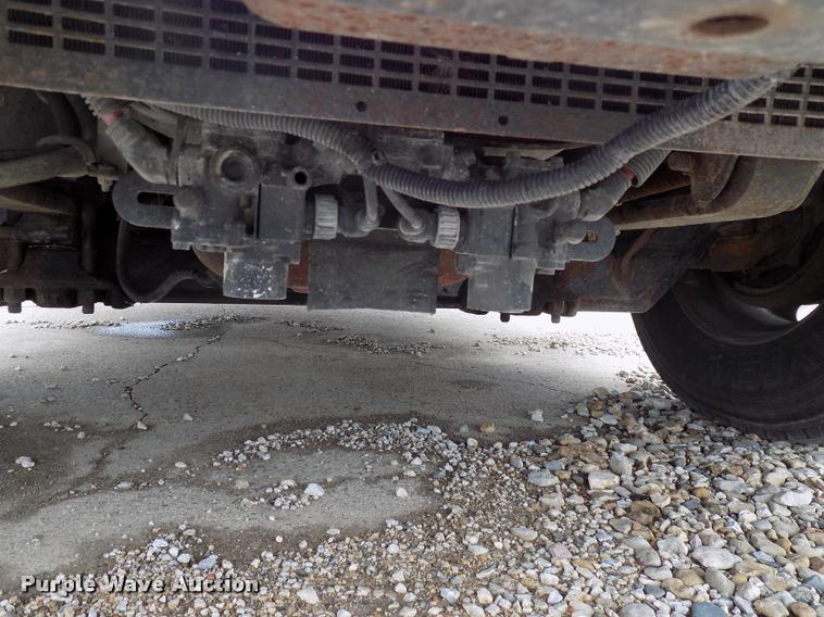 image for item DC4935 2003 Freightliner ST120 semi truck