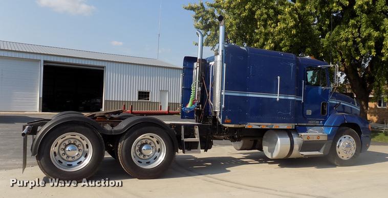 image for item DC4936 1993 Freightliner FDL112 semi truck