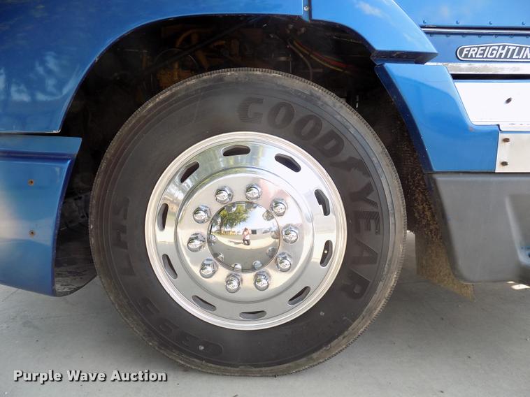 image for item DC4936 1993 Freightliner FDL112 semi truck