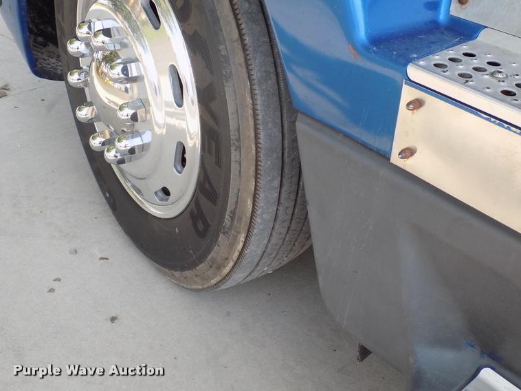 image for item DC4936 1993 Freightliner FDL112 semi truck