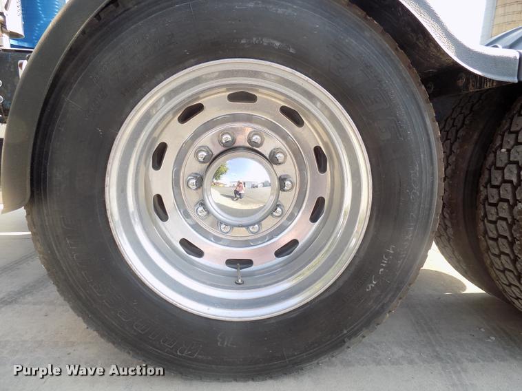 image for item DC4936 1993 Freightliner FDL112 semi truck