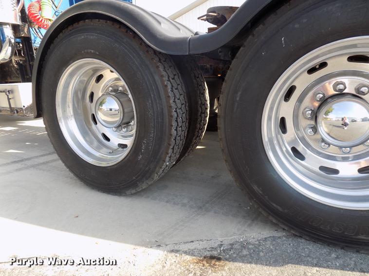 image for item DC4936 1993 Freightliner FDL112 semi truck