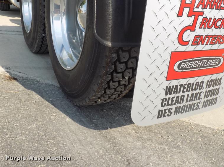 image for item DC4936 1993 Freightliner FDL112 semi truck