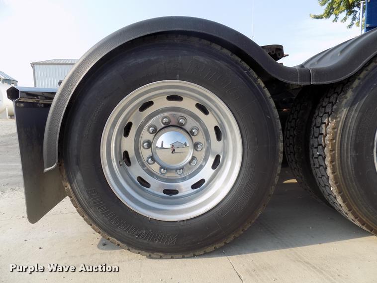 image for item DC4936 1993 Freightliner FDL112 semi truck