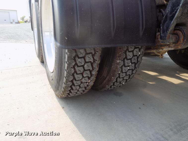 image for item DC4936 1993 Freightliner FDL112 semi truck