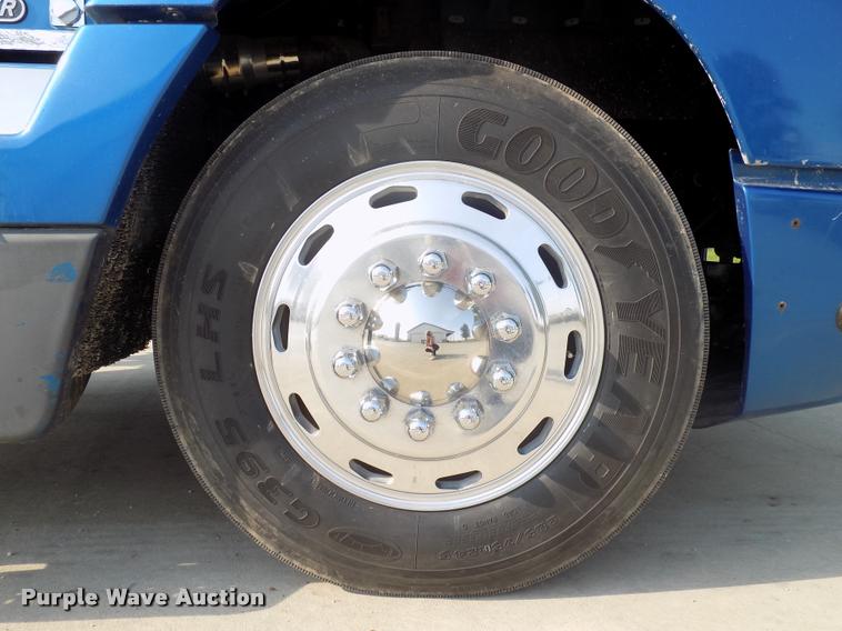 image for item DC4936 1993 Freightliner FDL112 semi truck