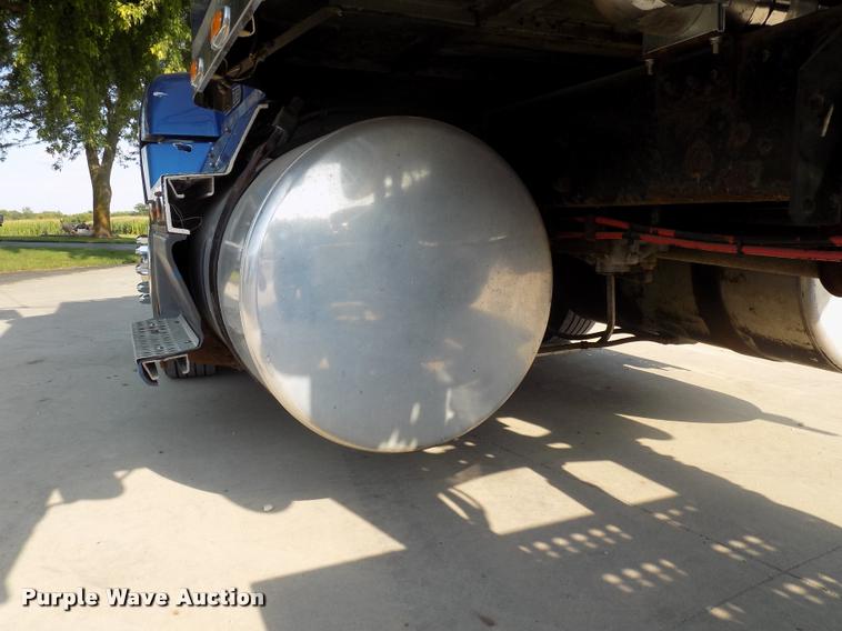 image for item DC4936 1993 Freightliner FDL112 semi truck