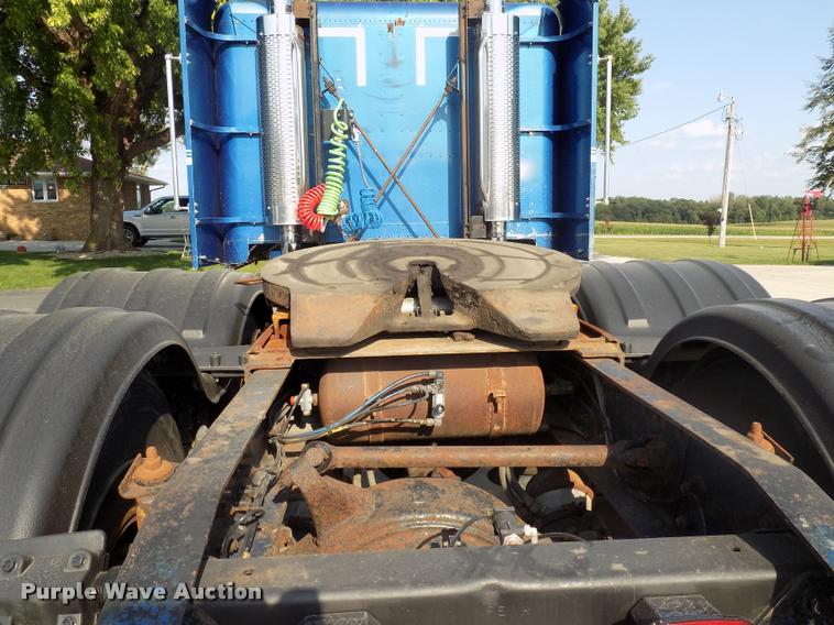 image for item DC4936 1993 Freightliner FDL112 semi truck