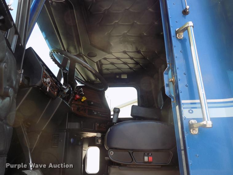 image for item DC4936 1993 Freightliner FDL112 semi truck