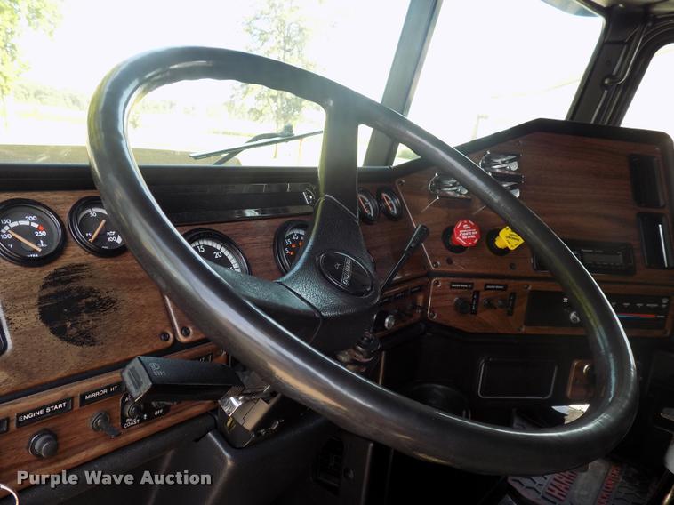 image for item DC4936 1993 Freightliner FDL112 semi truck