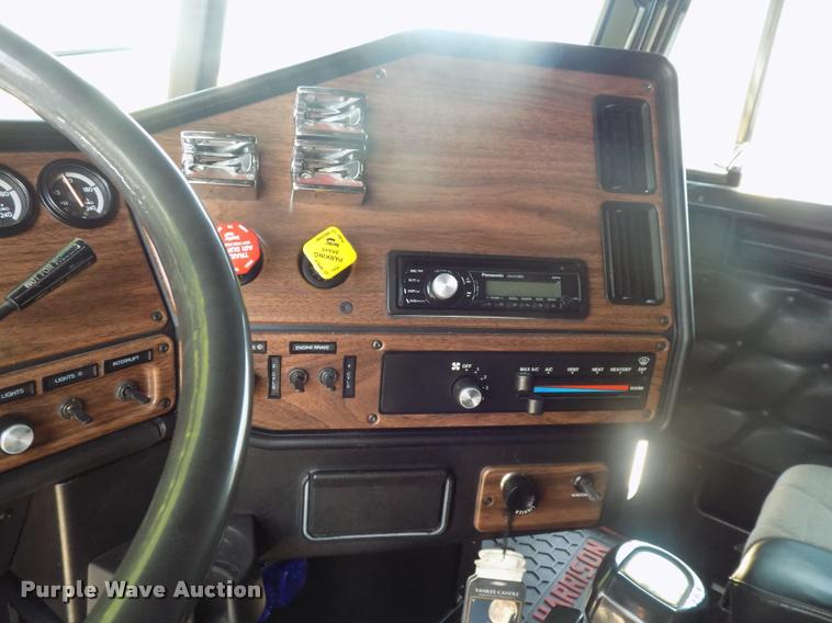 image for item DC4936 1993 Freightliner FDL112 semi truck