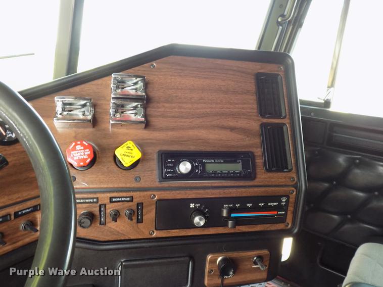 image for item DC4936 1993 Freightliner FDL112 semi truck