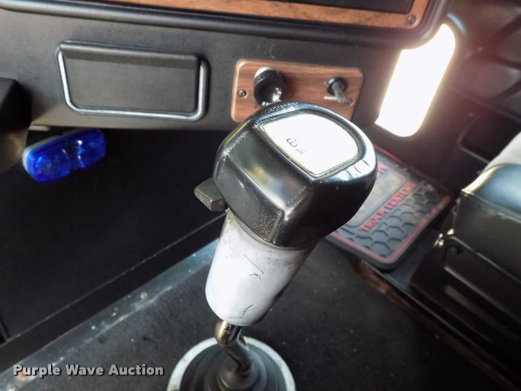 image for item DC4936 1993 Freightliner FDL112 semi truck