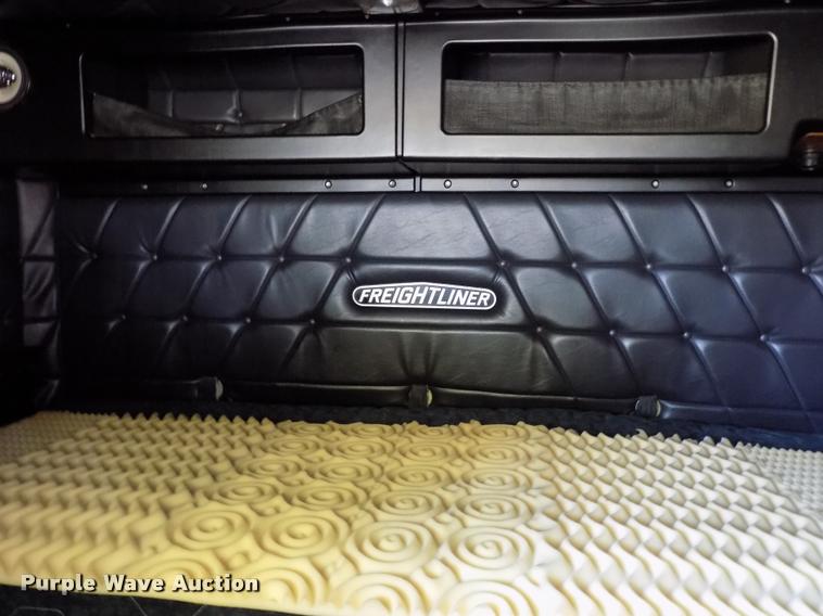 image for item DC4936 1993 Freightliner FDL112 semi truck