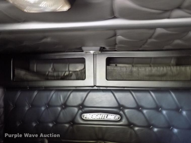 image for item DC4936 1993 Freightliner FDL112 semi truck