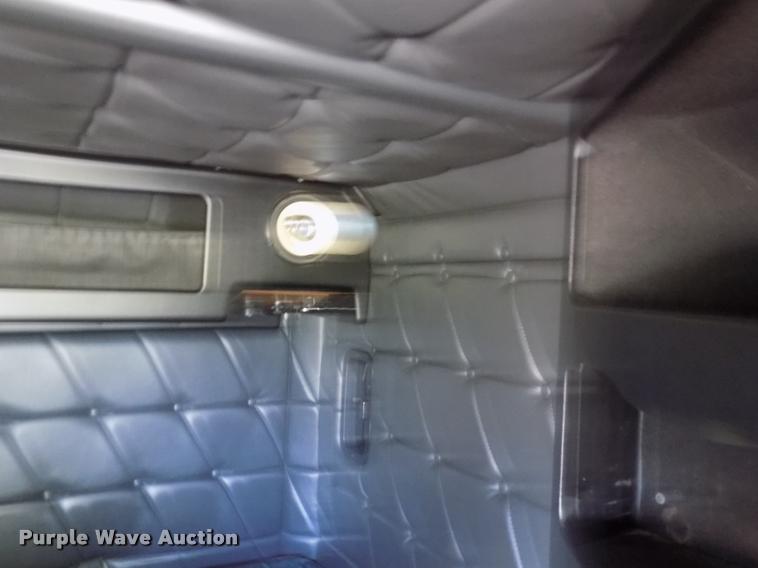 image for item DC4936 1993 Freightliner FDL112 semi truck