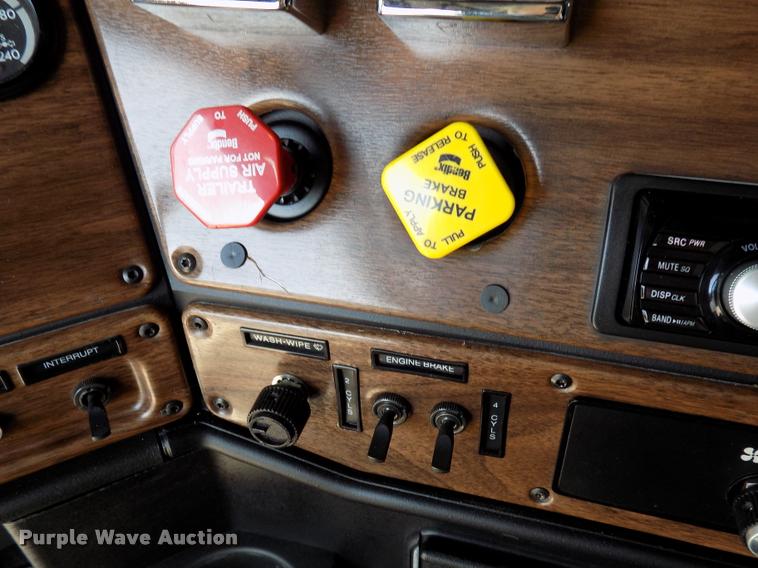 image for item DC4936 1993 Freightliner FDL112 semi truck