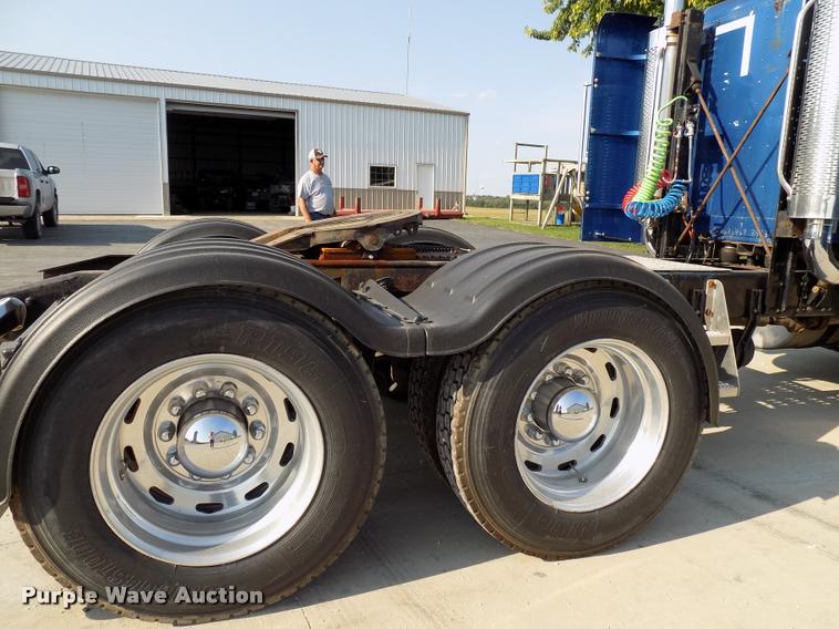 image for item DC4936 1993 Freightliner FDL112 semi truck