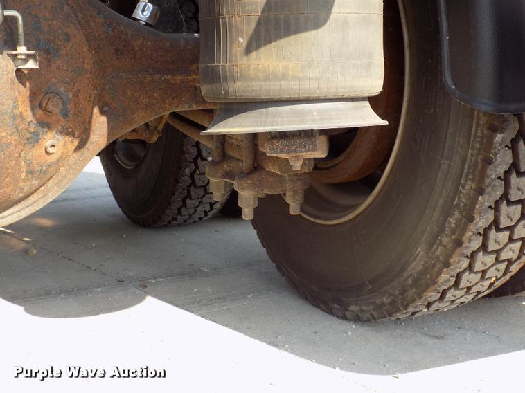 image for item DC4936 1993 Freightliner FDL112 semi truck