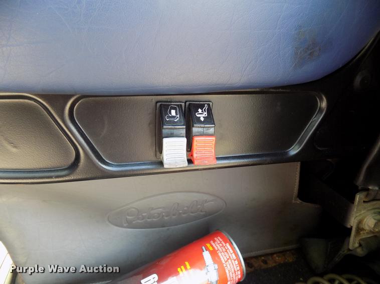 image for item DC4936 1993 Freightliner FDL112 semi truck