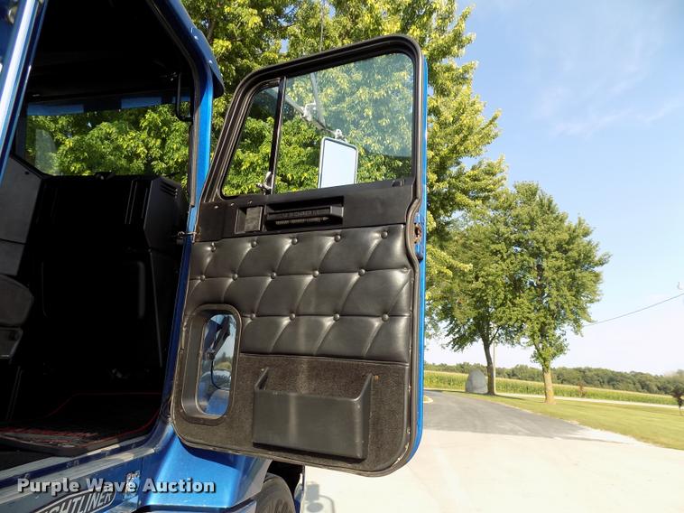 image for item DC4936 1993 Freightliner FDL112 semi truck