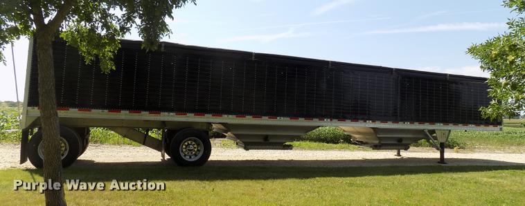image for item DC4938 2016 Wilson Pace Setter triple hopper bottom grain trailer