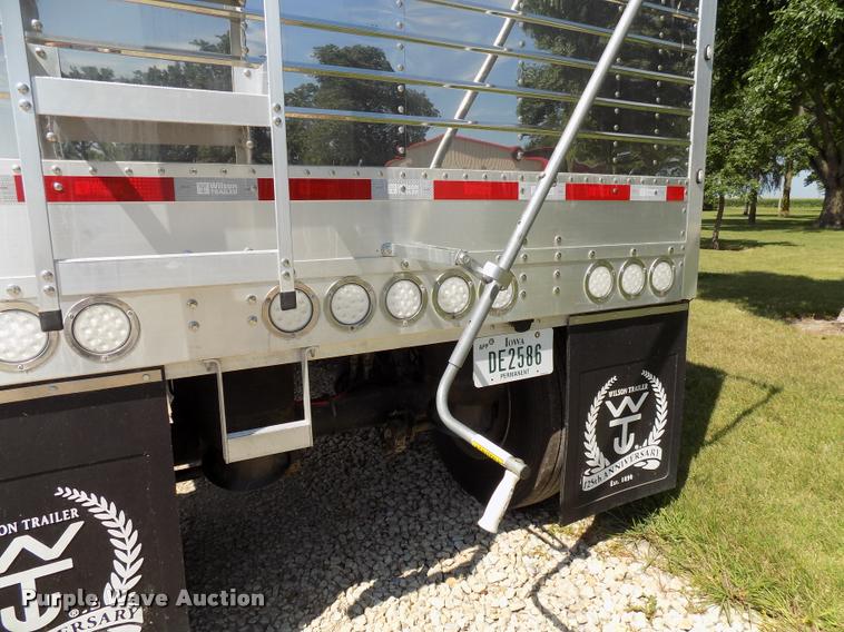 image for item DC4938 2016 Wilson Pace Setter triple hopper bottom grain trailer