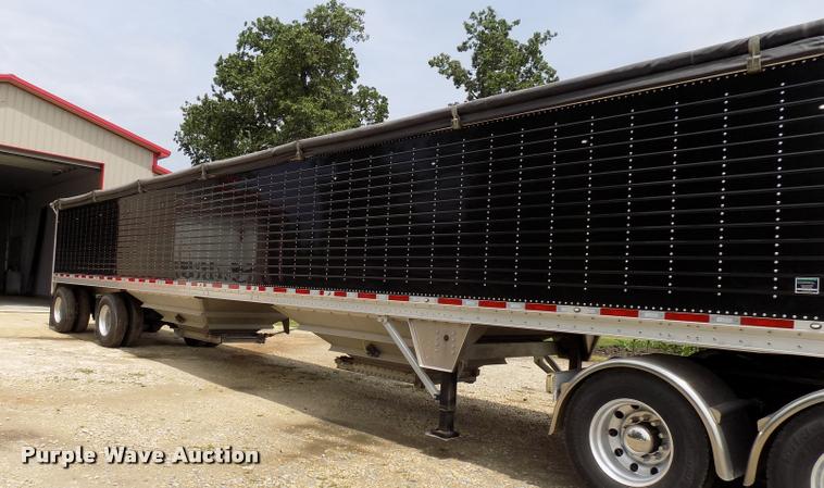 image for item DC4938 2016 Wilson Pace Setter triple hopper bottom grain trailer