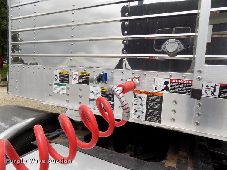 image for item DC4938 2016 Wilson Pace Setter triple hopper bottom grain trailer