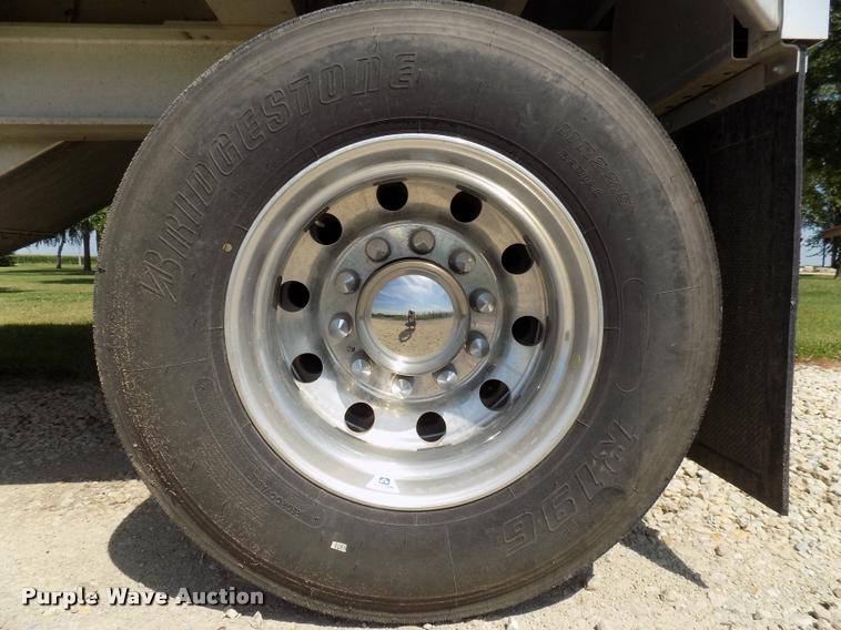 image for item DC4938 2016 Wilson Pace Setter triple hopper bottom grain trailer