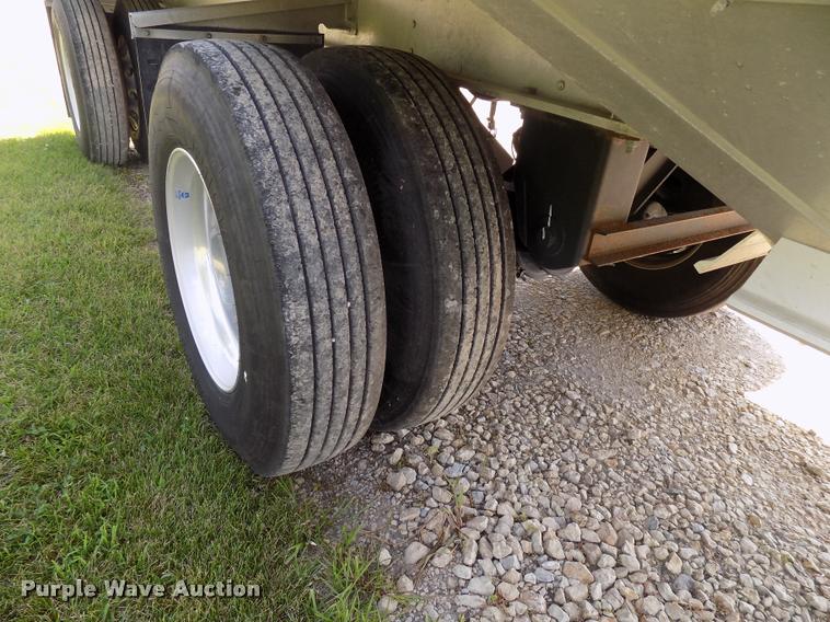 image for item DC4938 2016 Wilson Pace Setter triple hopper bottom grain trailer