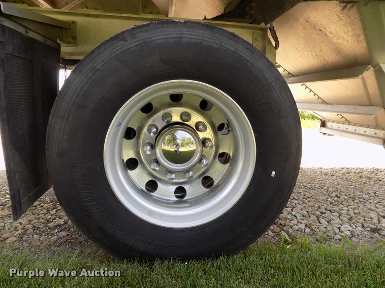 image for item DC4938 2016 Wilson Pace Setter triple hopper bottom grain trailer