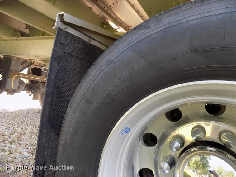 image for item DC4938 2016 Wilson Pace Setter triple hopper bottom grain trailer