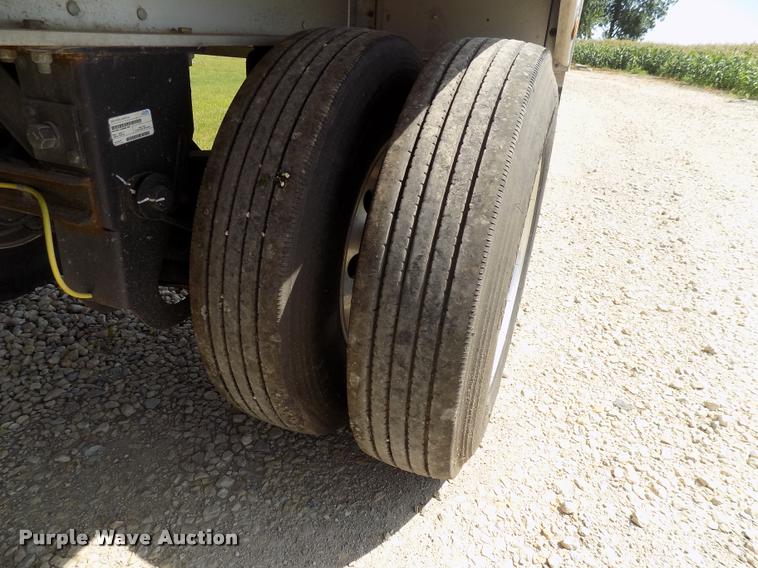 image for item DC4938 2016 Wilson Pace Setter triple hopper bottom grain trailer