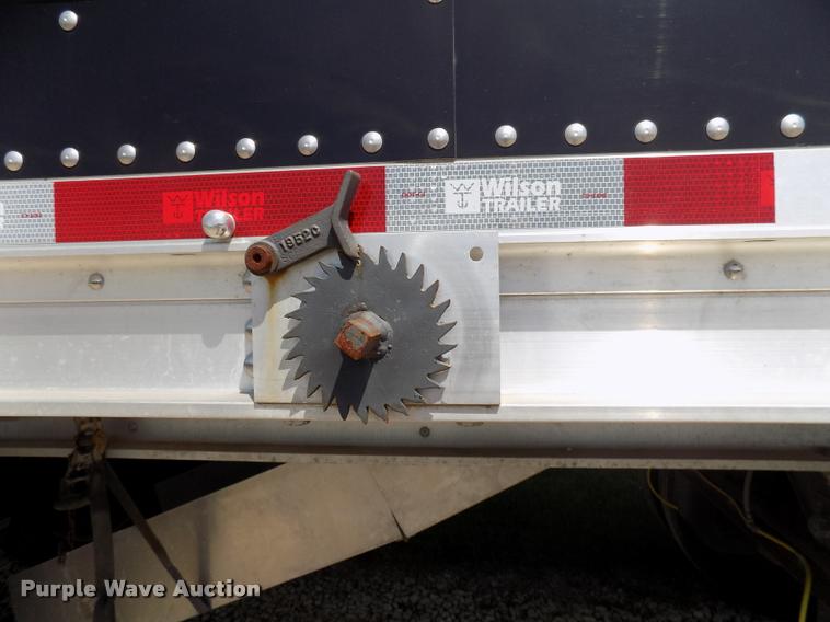 image for item DC4938 2016 Wilson Pace Setter triple hopper bottom grain trailer