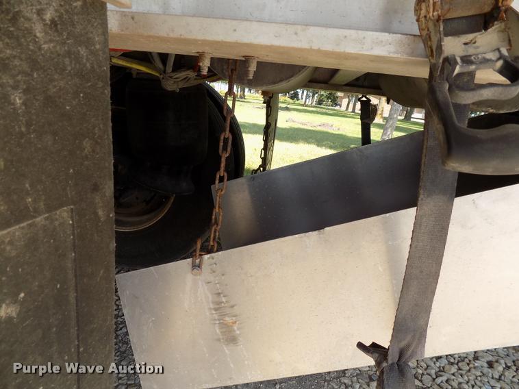 image for item DC4938 2016 Wilson Pace Setter triple hopper bottom grain trailer