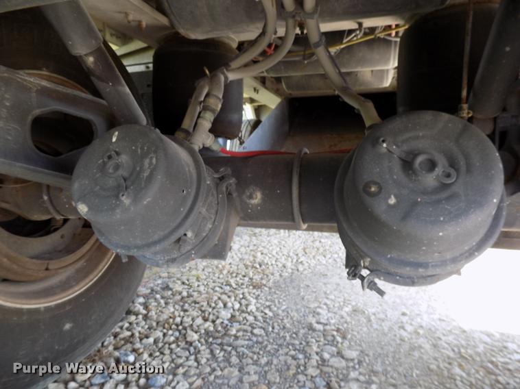 image for item DC4938 2016 Wilson Pace Setter triple hopper bottom grain trailer