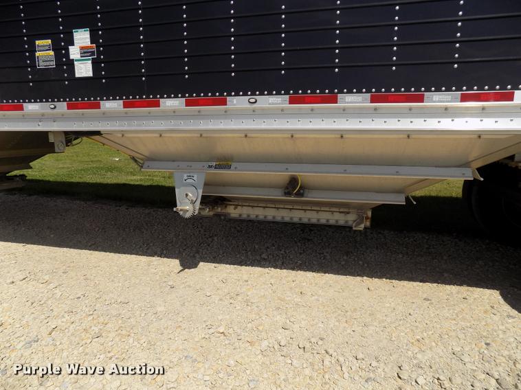 image for item DC4938 2016 Wilson Pace Setter triple hopper bottom grain trailer